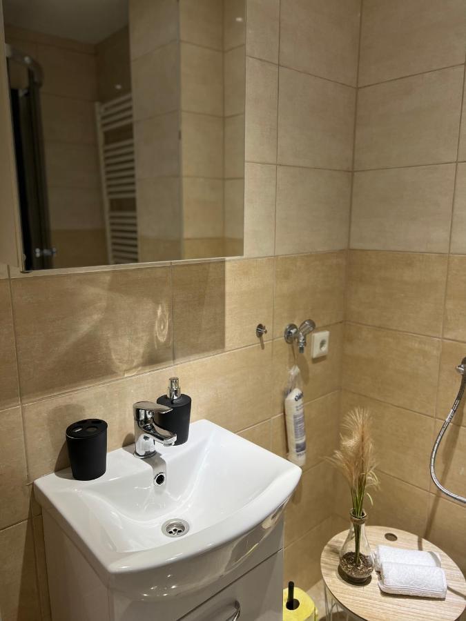 Mateo Apartments I Contactless Check-In เวียนนา ภายนอก รูปภาพ